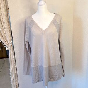 Women's Doe & Rae Long Sleeve Mixed Material Cream V-Neck Sweater ~ Size Large